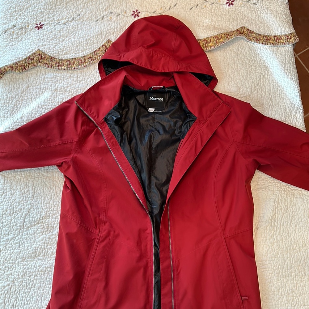 Marmot light weight hooded jacket.